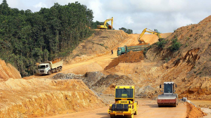 Bộ GTVT thúc tiến độ chuẩn bị 12 dự án thành phần cao tốc Bắc - Nam