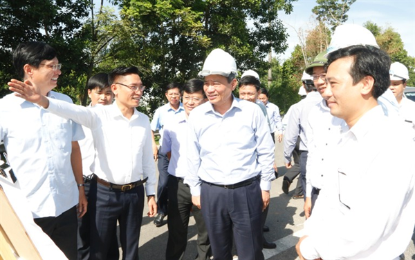 Cấp thiết mở rộng đồng bộ hạ tầng giao thông cửa ngõ Tam Kỳ