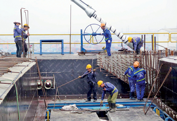 Sức Xuân trên đại công trình đường ven sông Tuyên Sơn - Túy Loan